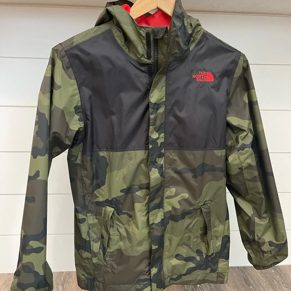 The North Face Kids Camouflage Raincoat - Green and Black - Picture 2 of 6